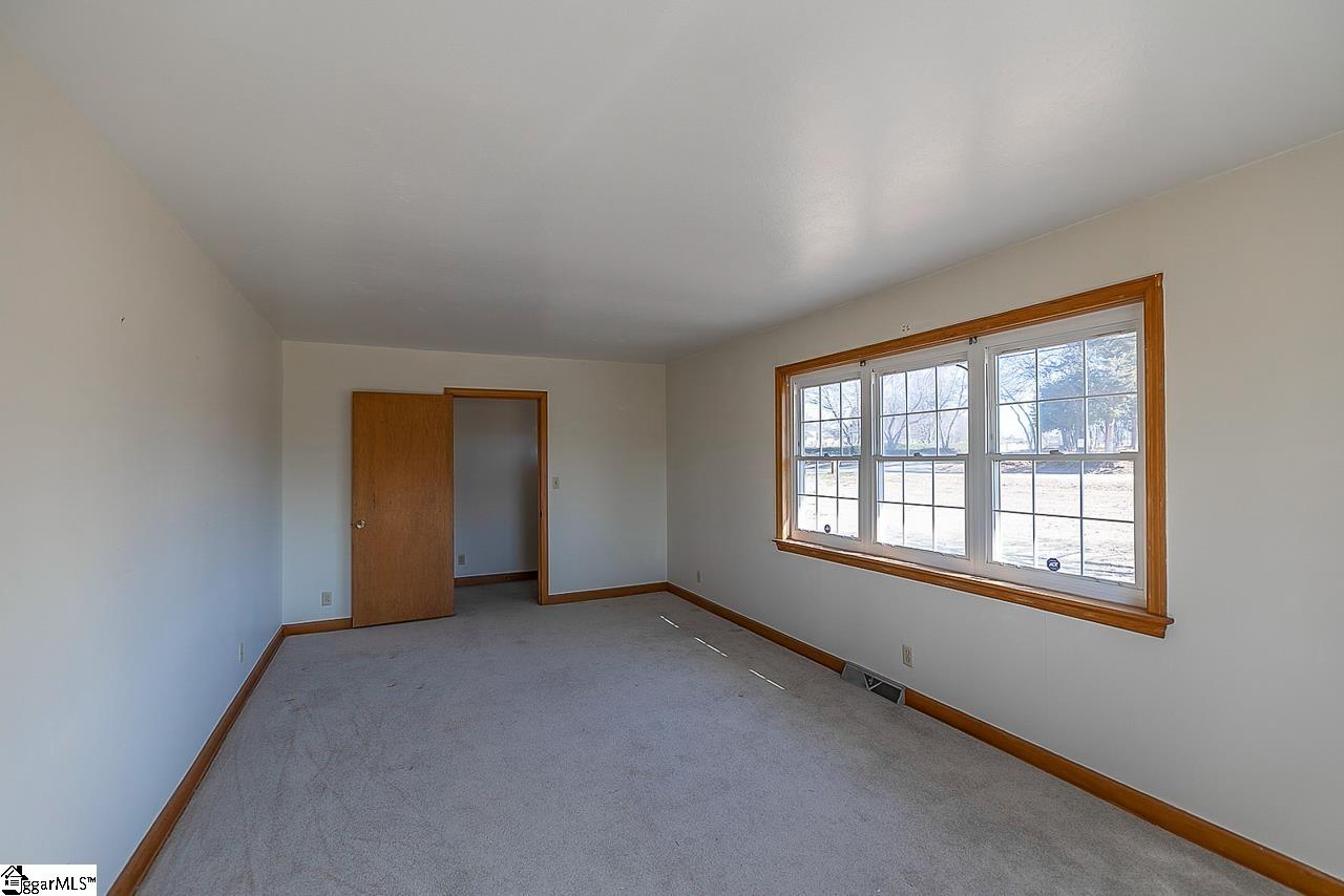 220 Fowler Circle Greenville, SC 29607 - Photo 16 of 33