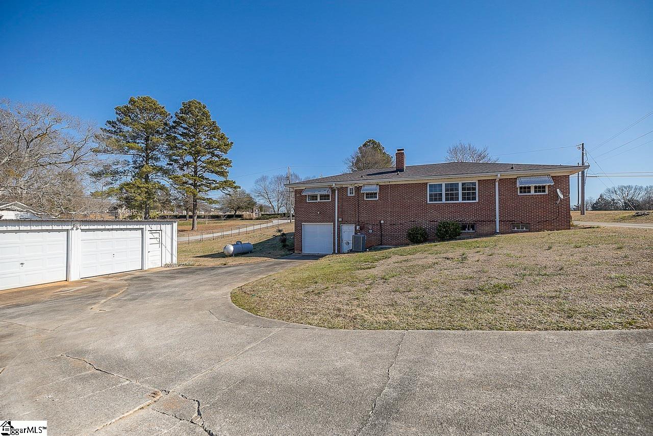 220 Fowler Circle Greenville, SC 29607 - Photo 28 of 33