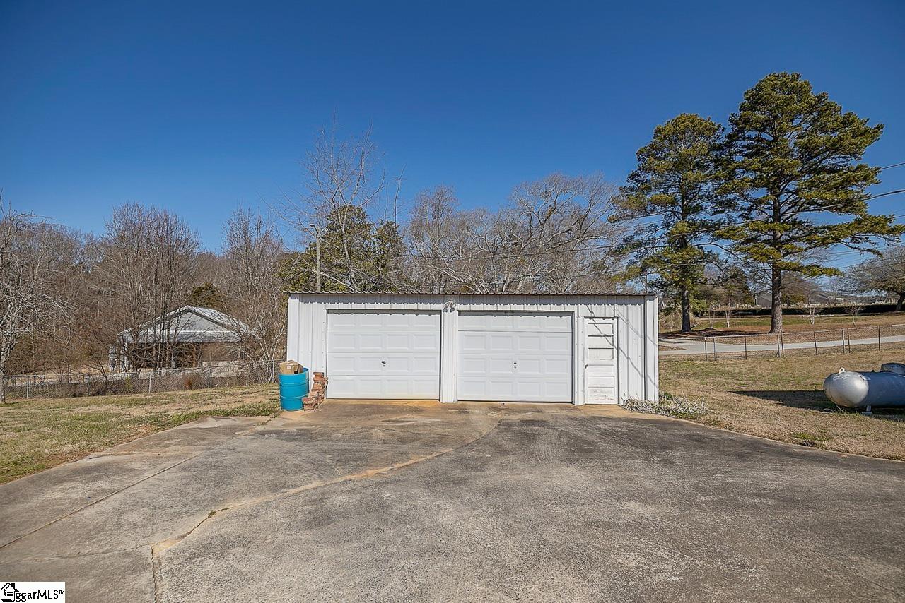 220 Fowler Circle Greenville, SC 29607 - Photo 30 of 33