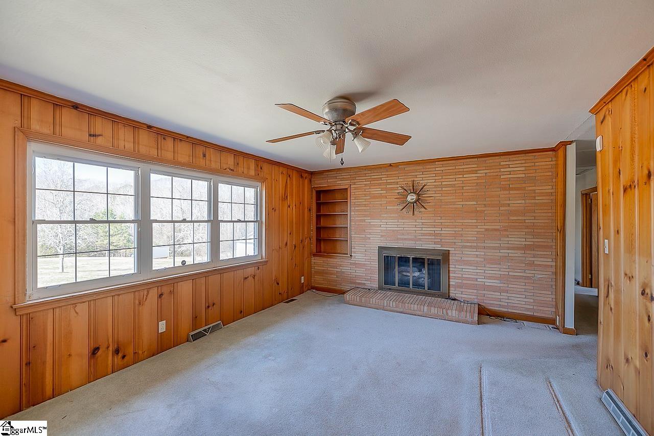 220 Fowler Circle Greenville, SC 29607 - Photo 3 of 33