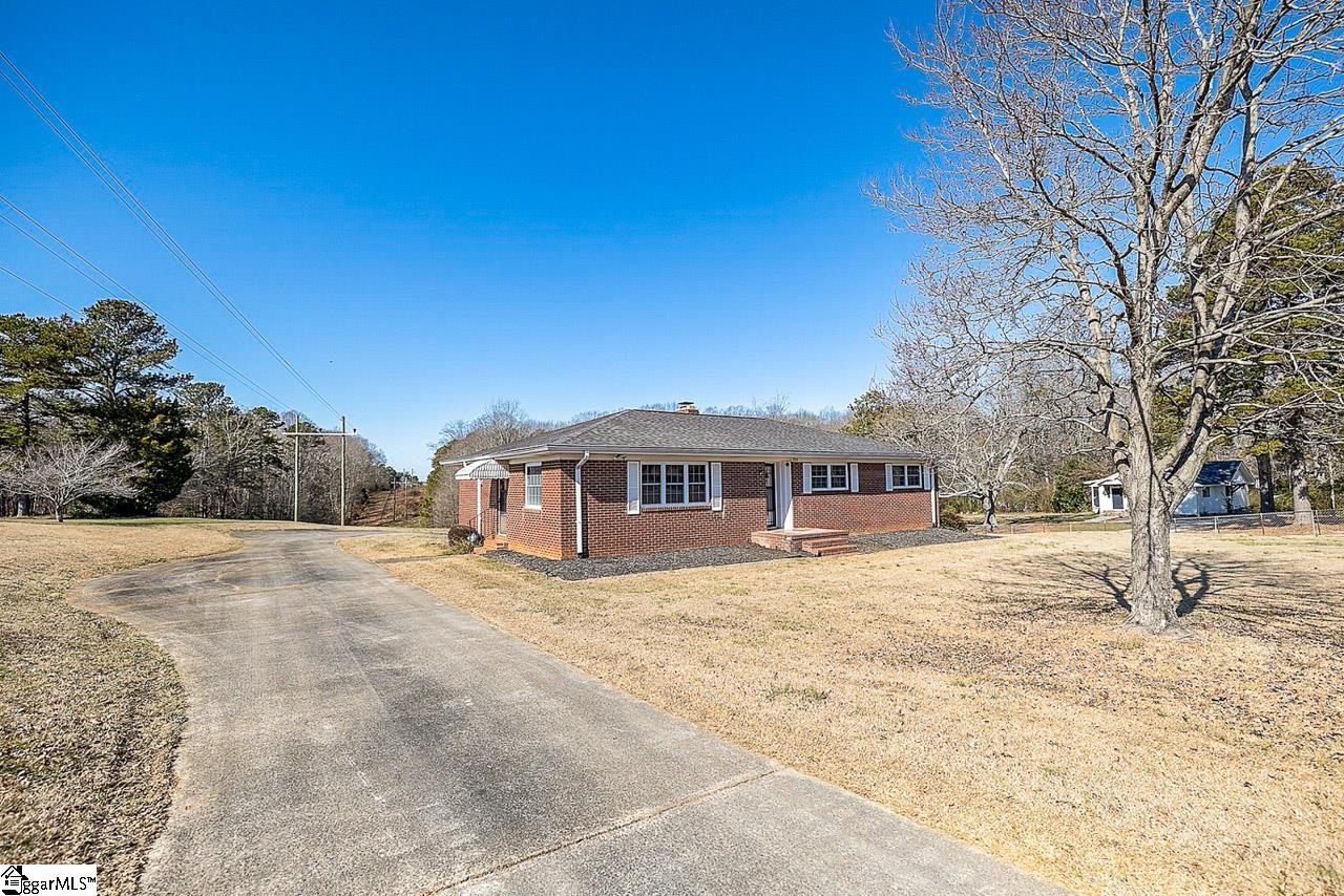 220 Fowler Circle Greenville, SC 29607 - Photo 8 of 33