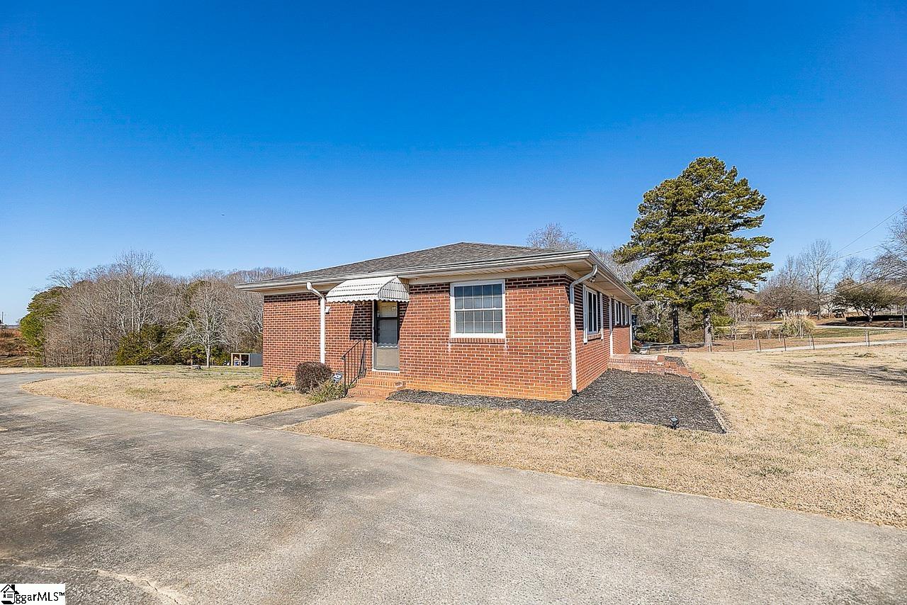 220 Fowler Circle Greenville, SC 29607 - Photo 9 of 33