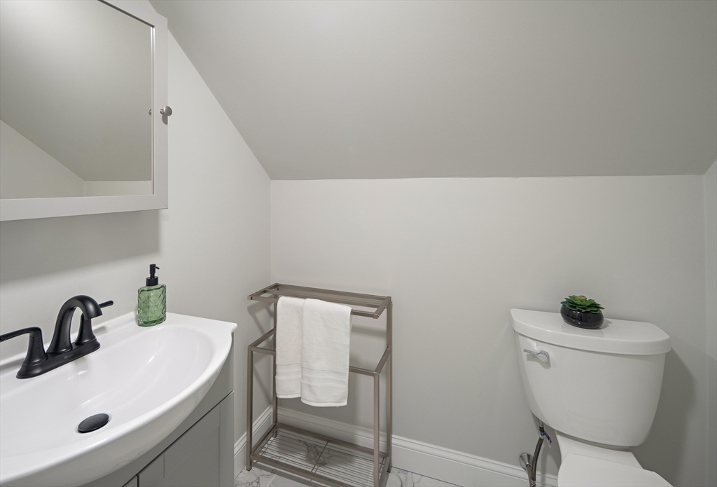 10 Hillcrest Road Burlington, MA 01803 - Photo 22 of 34 Gallery Image 22