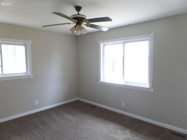 5302 Mason Road Fowlerville, MI 48836 - Photo 9 of 22 21130683-8.JPG