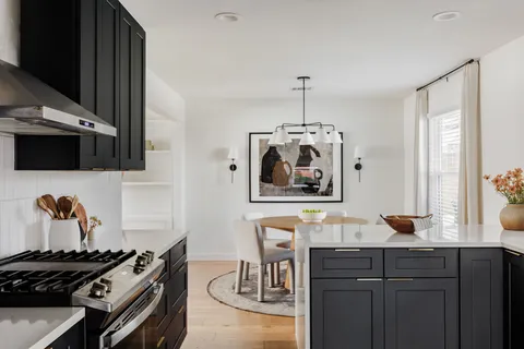 $880,000 | 7402 Whistlestop Drive, Austin, TX 78749