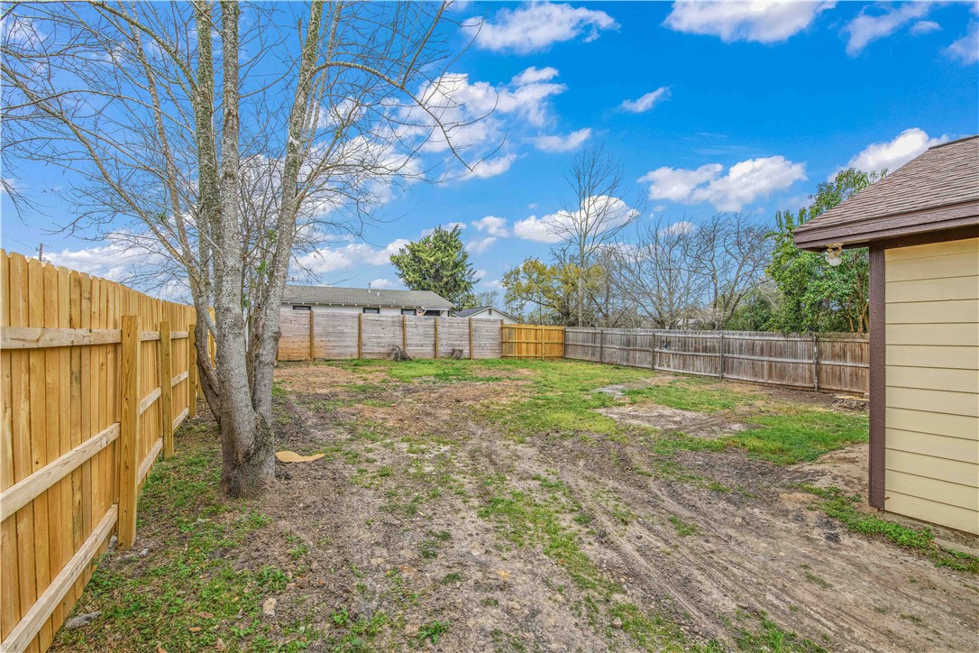 907 West 16th Street Bryan, TX 77803 - Photo 15 of 16 Side yard
