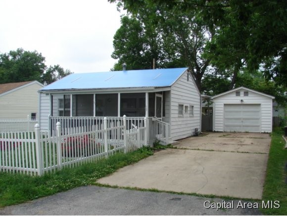 10 Lilac Lane Springfield, IL 62702 - Photo 1 of 12 Gallery Image 1