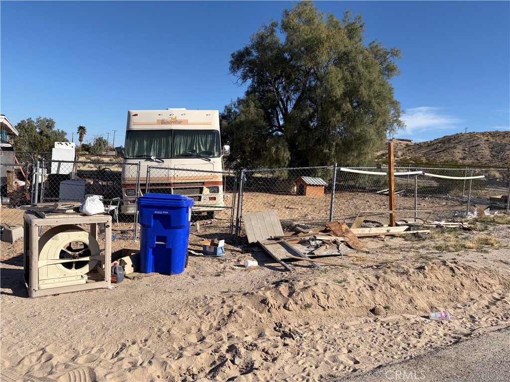 72898 Old Dale Road Twentynine Palms, CA 92277 - Photo 15 of 18