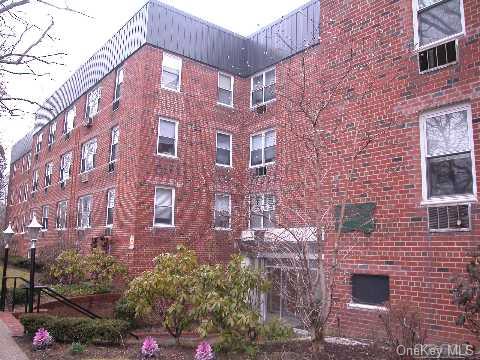 185 South Middle Neck Road, Unit 1B Great Neck, NY 11021 - Photo 1 of 1 Gallery Image 1