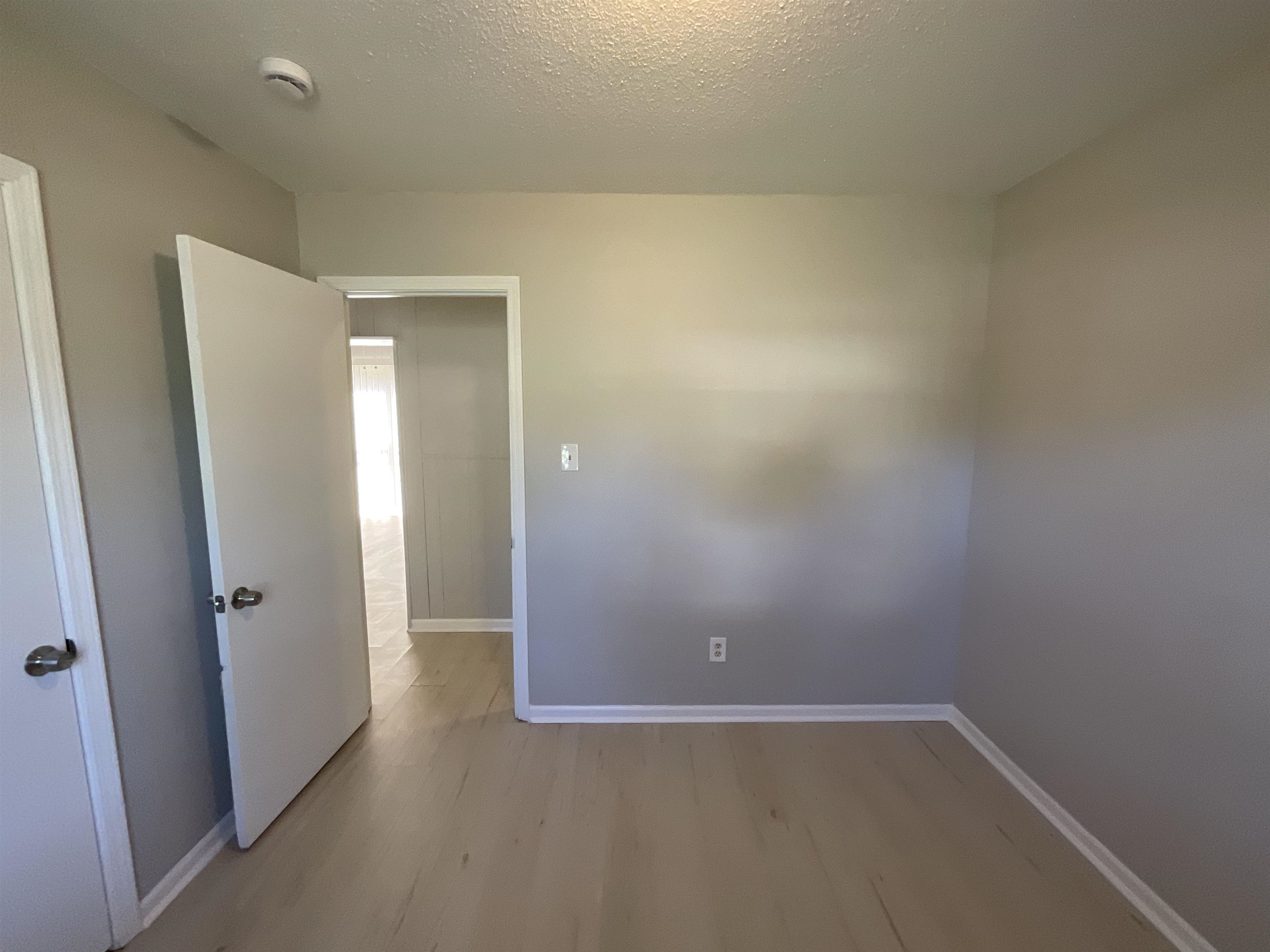 3193 Rendezvous Lane Memphis, TN 38118 - Photo 11 of 24 an empty room with closet