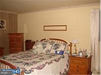 251 Magnolia Road Warminster, PA 18974 - Photo 8 of 12 Gallery Image 8