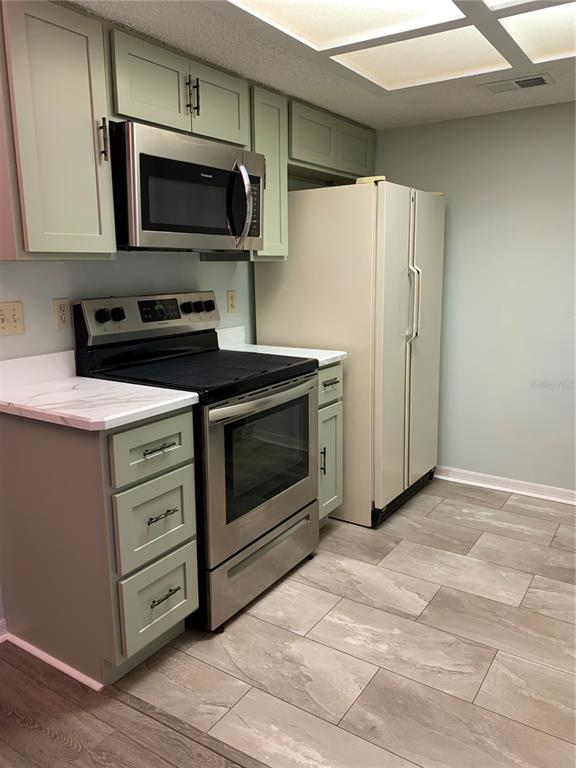 8392 Southwest 109th Lane Road Ocala, FL 34481 - Photo 7 of 25 Gallery Image 7