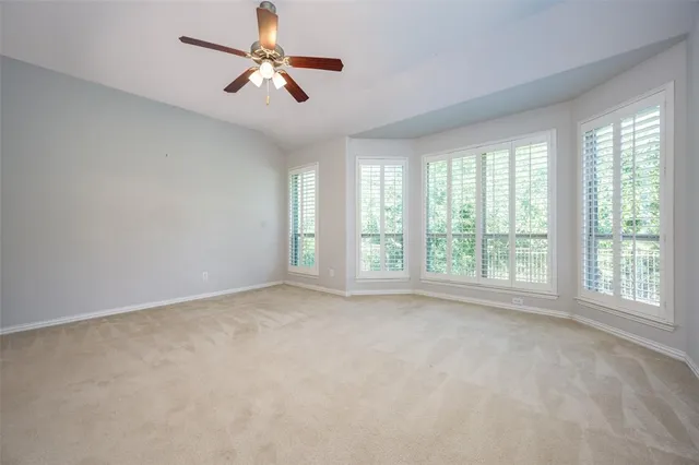 a view of a work space with furniture