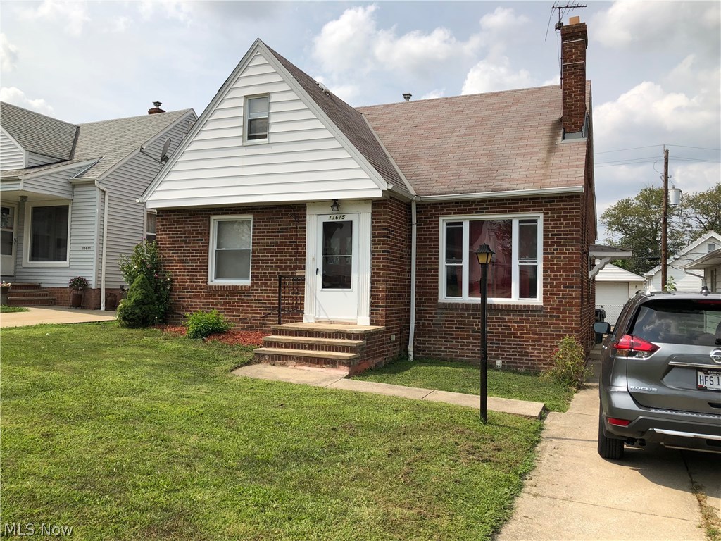 11615 Chester Road Garfield Heights, OH 44125 - Photo 2 of 31