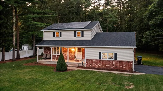 $550,000 | 89 Wisteria Drive, Coventry, RI 02816