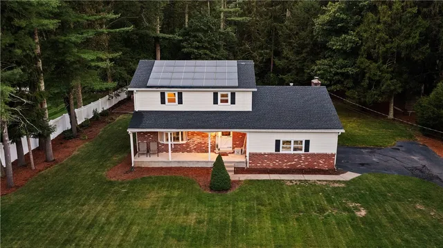 $550,000 | 89 Wisteria Drive, Coventry, RI 02816