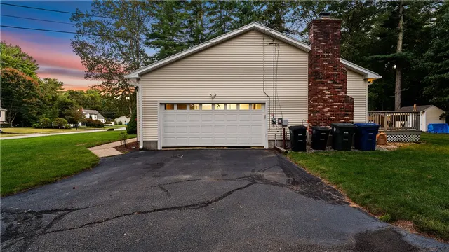 $550,000 | 89 Wisteria Drive, Coventry, RI 02816