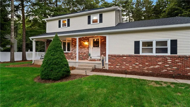 $550,000 | 89 Wisteria Drive, Coventry, RI 02816
