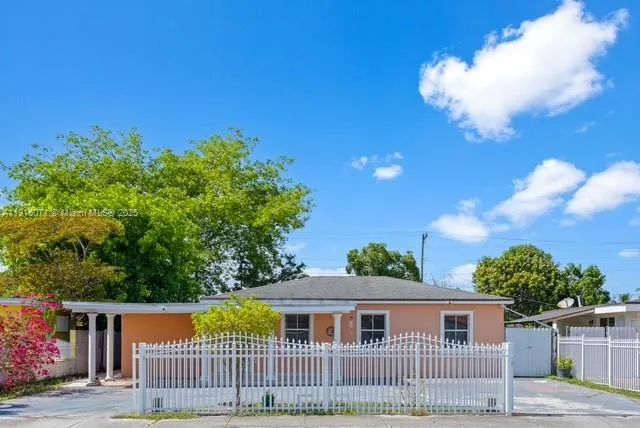 $3,800 | 911 East 32nd Street, Hialeah, FL 33013