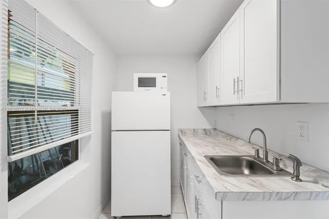 $3,800 | 911 East 32nd Street, Hialeah, FL 33013