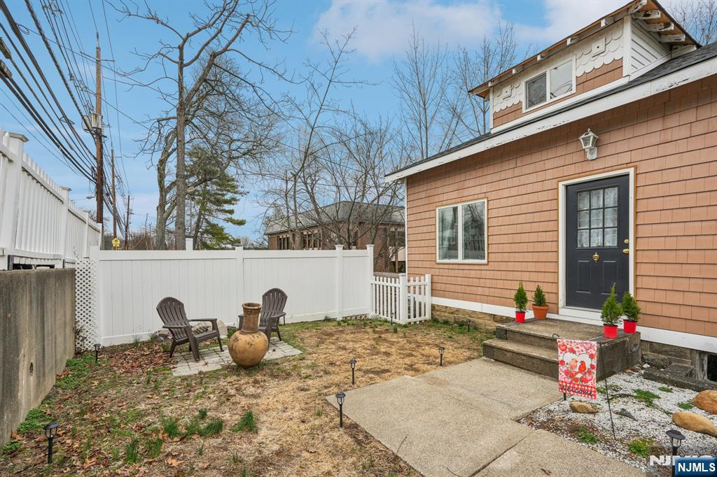 1492 Alps Road Wayne, NJ 07470 - Photo 3 of 20