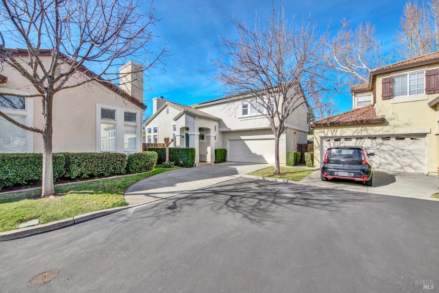 702 Racoon Court Fairfield, CA 94533 - Photo 2 of 37