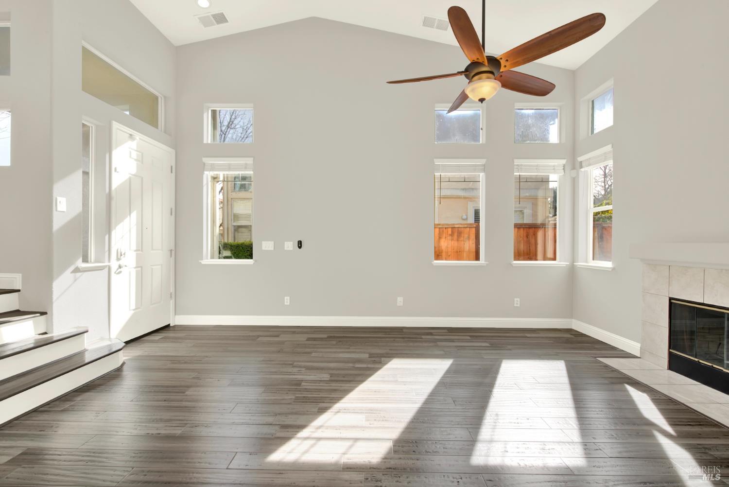 702 Racoon Court Fairfield, CA 94533 - Photo 7 of 37