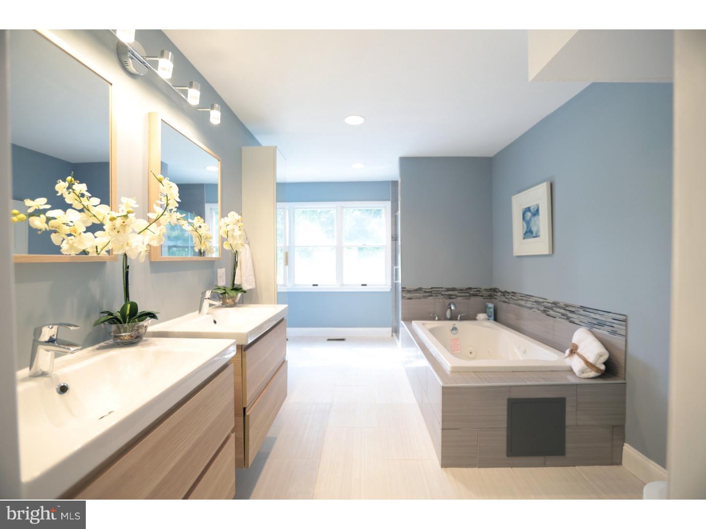 34 Crown Road Ewing, NJ 08638 - Photo 14 of 25 Master Bathroom