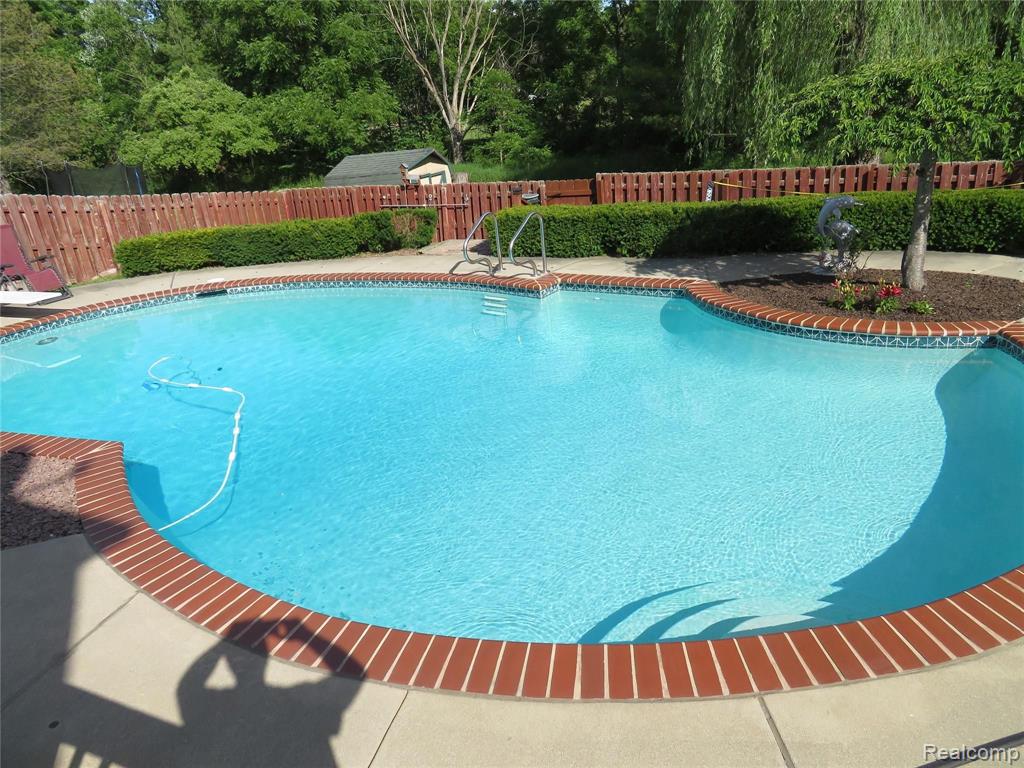 809 Burlington Road Canton, MI 48188 - Photo 8 of 31
