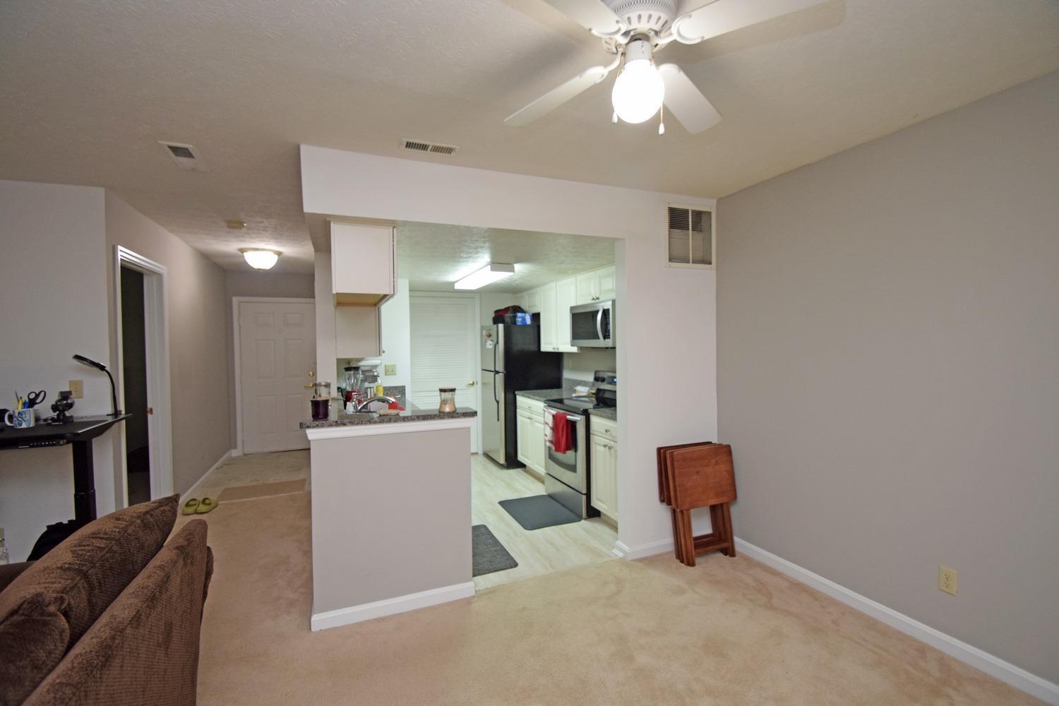 10555 Montgomery Road, Unit 10 Montgomery, OH 45242 - Photo 11 of 27