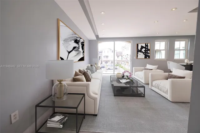 $3,000 | Fountainebleau, Miami, FL 33174