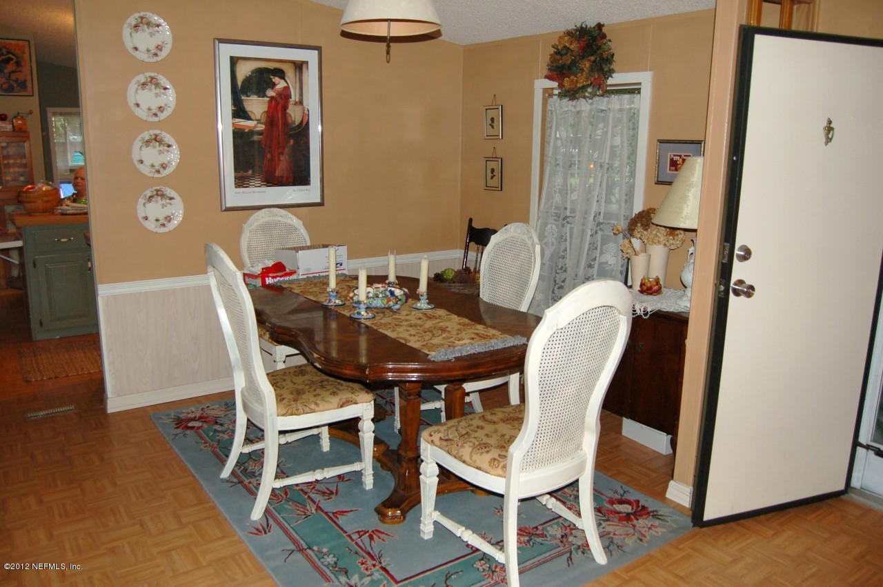 155 Payne Road Satsuma, FL 32189 - Photo 8 of 14 DINING RM