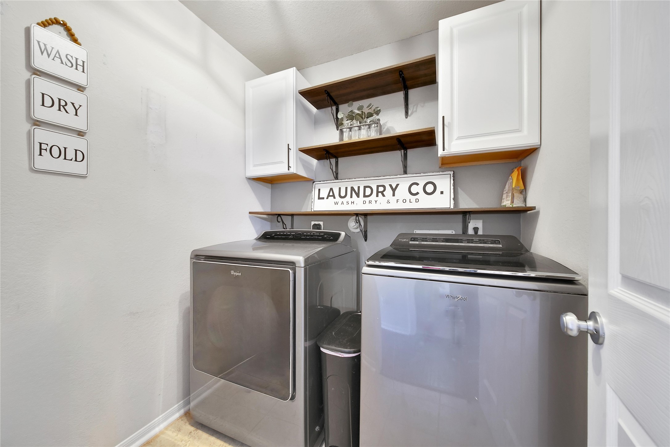 1279 Pinto Pass Alvin, TX 77511 - Photo 24 of 28 Utility Room