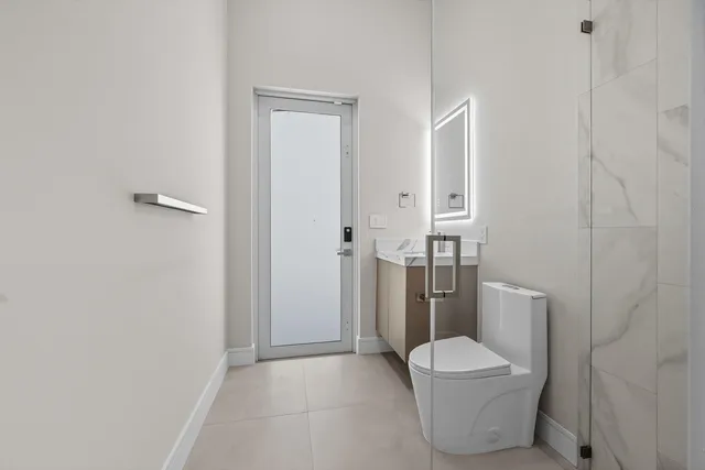 $2,650,000 | 827 Lake Avenue North, Delray Beach, FL 33483