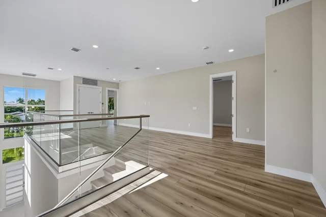 $2,650,000 | 827 Lake Avenue North, Delray Beach, FL 33483