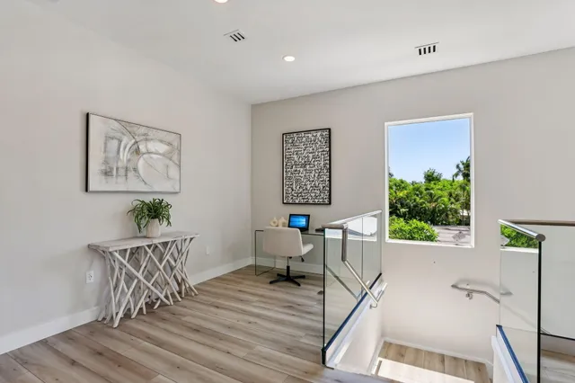 $2,650,000 | 827 Lake Avenue North, Delray Beach, FL 33483