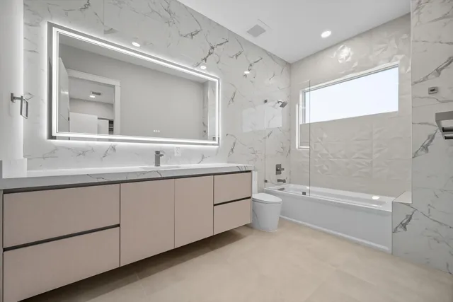 $2,650,000 | 827 Lake Avenue North, Delray Beach, FL 33483