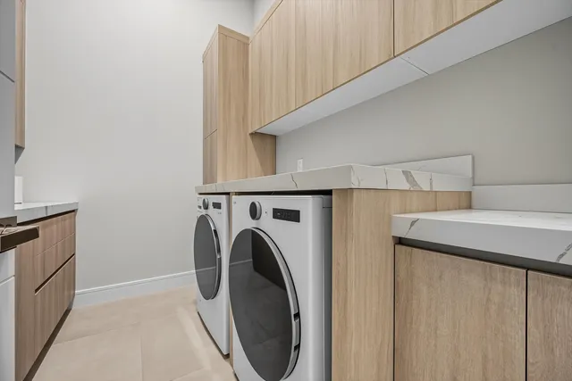 $2,650,000 | 827 Lake Avenue North, Delray Beach, FL 33483