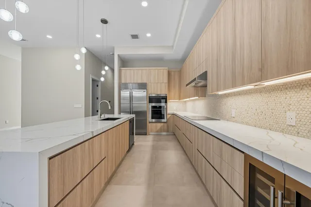 $2,650,000 | 827 Lake Avenue North, Delray Beach, FL 33483