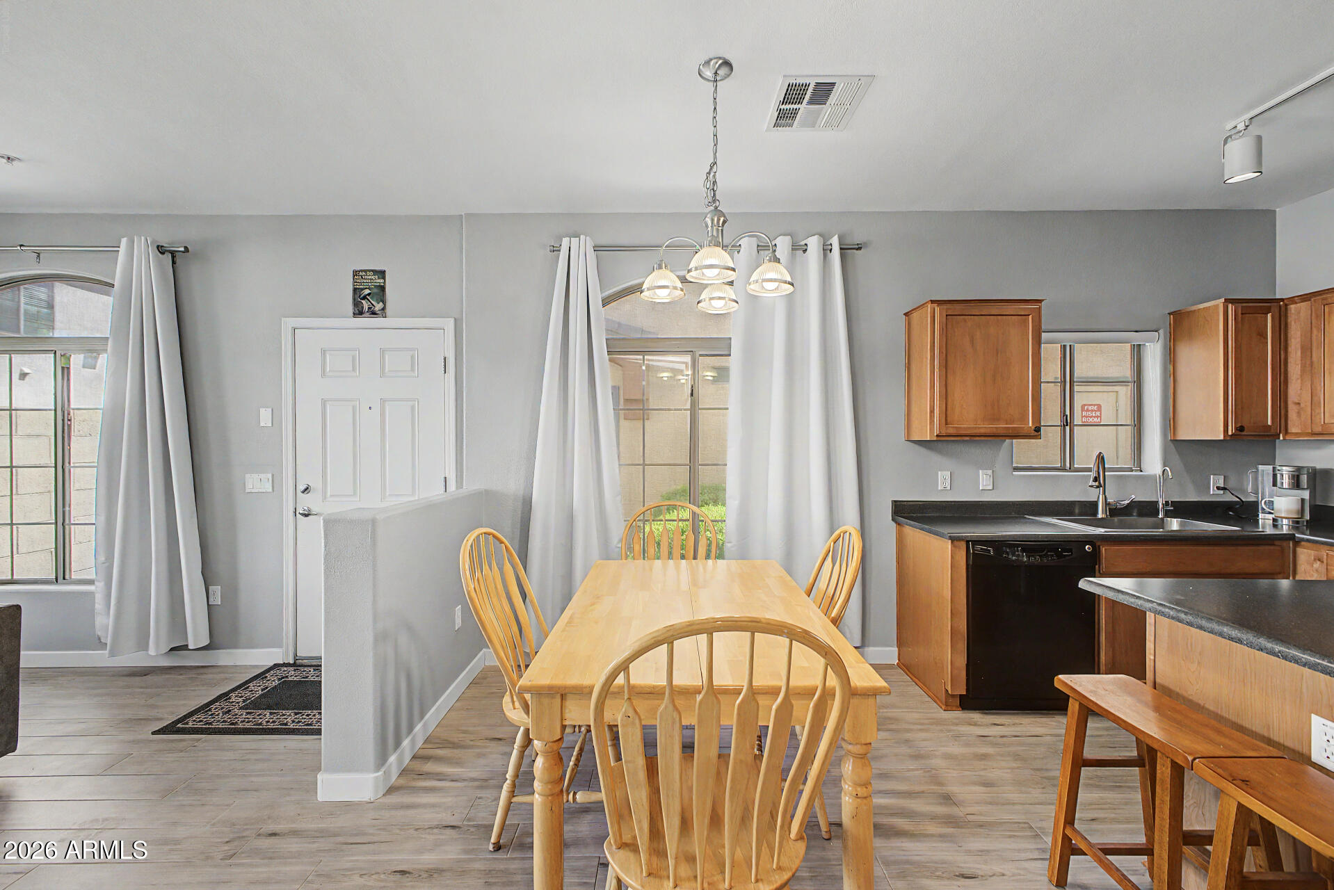 2727 North Price Road, Unit 42 Chandler, AZ 85224 - Photo 14 of 32 10 - Price 4242