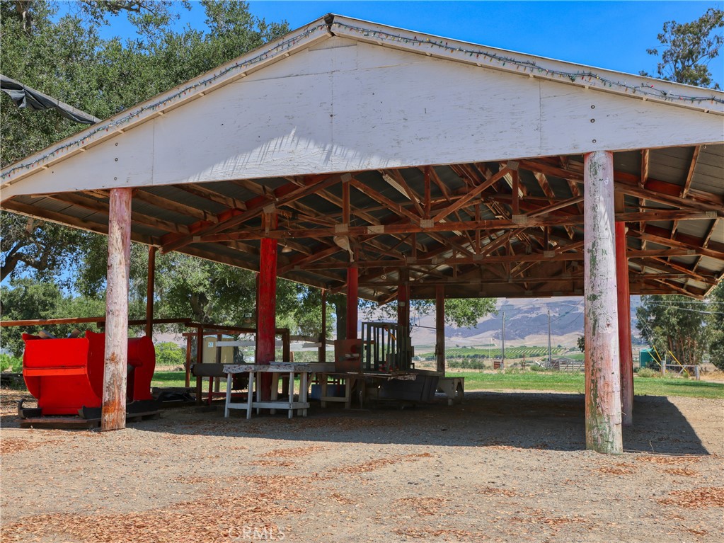 424 Bermuda Place Nipomo, CA 93444 - Photo 17 of 62 a view of a chair and table in the patio