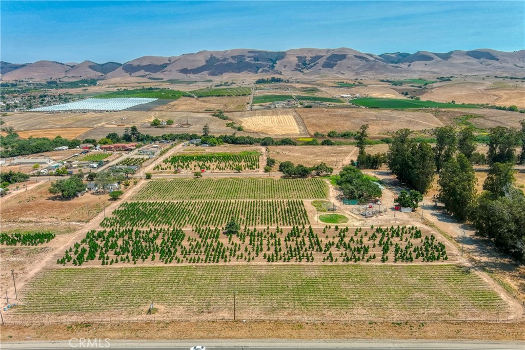 424 Bermuda Place Nipomo, CA 93444 - Photo 41 of 62 an aerial view of residential houses with outdoor space