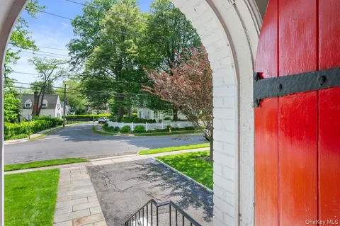a view of a park with pathway