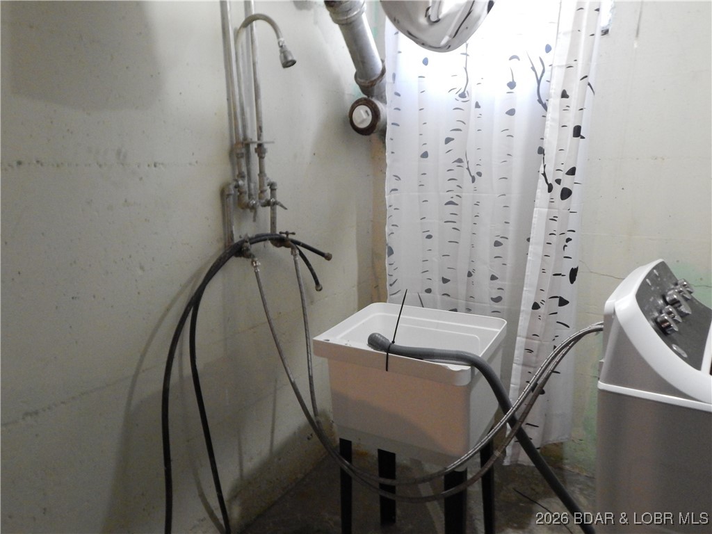 407 East Newton Street Eldon, MO 65026 - Photo 25 of 28 Laundry