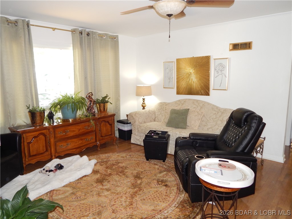407 East Newton Street Eldon, MO 65026 - Photo 4 of 28 Living room