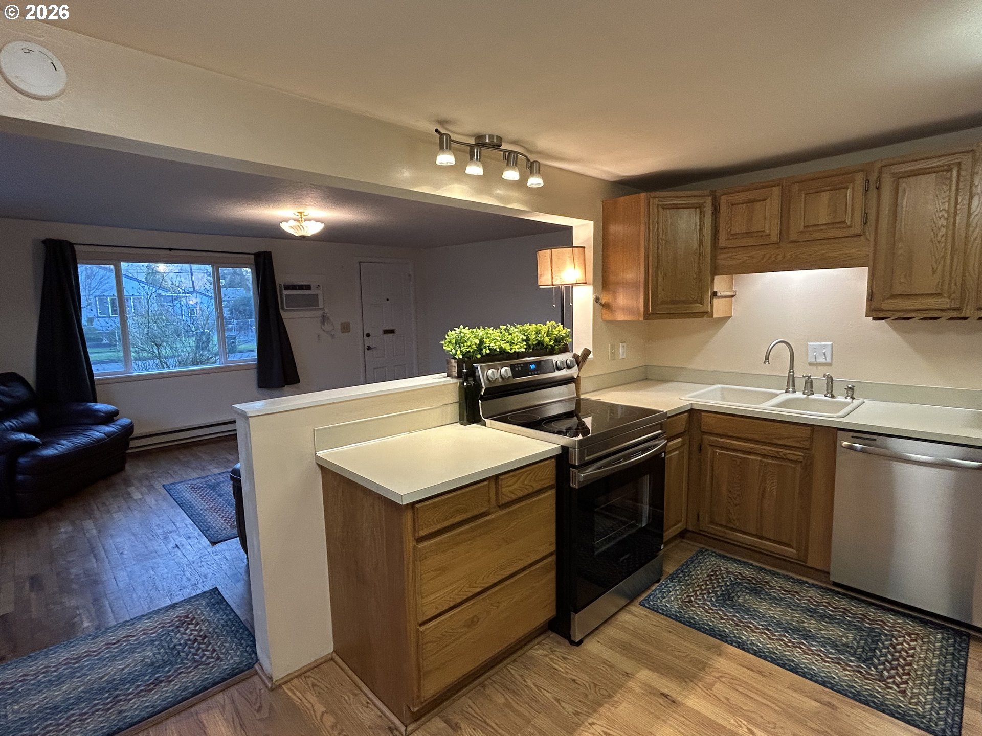 1708 I Street Springfield, OR 97477 - Photo 7 of 23