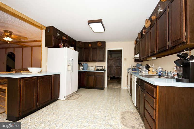 7887 Chestnut Leaf Road Severn, MD 21144 - Photo 11 of 30 Kitchen