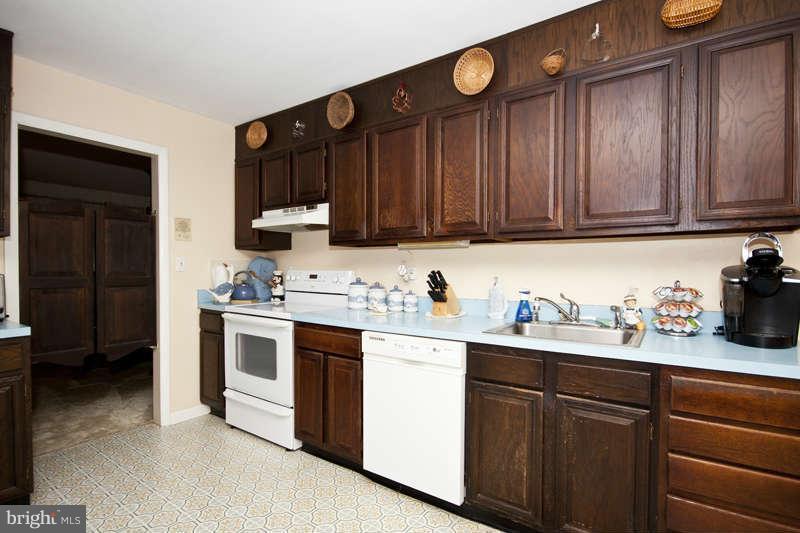 7887 Chestnut Leaf Road Severn, MD 21144 - Photo 12 of 30 Kitchen