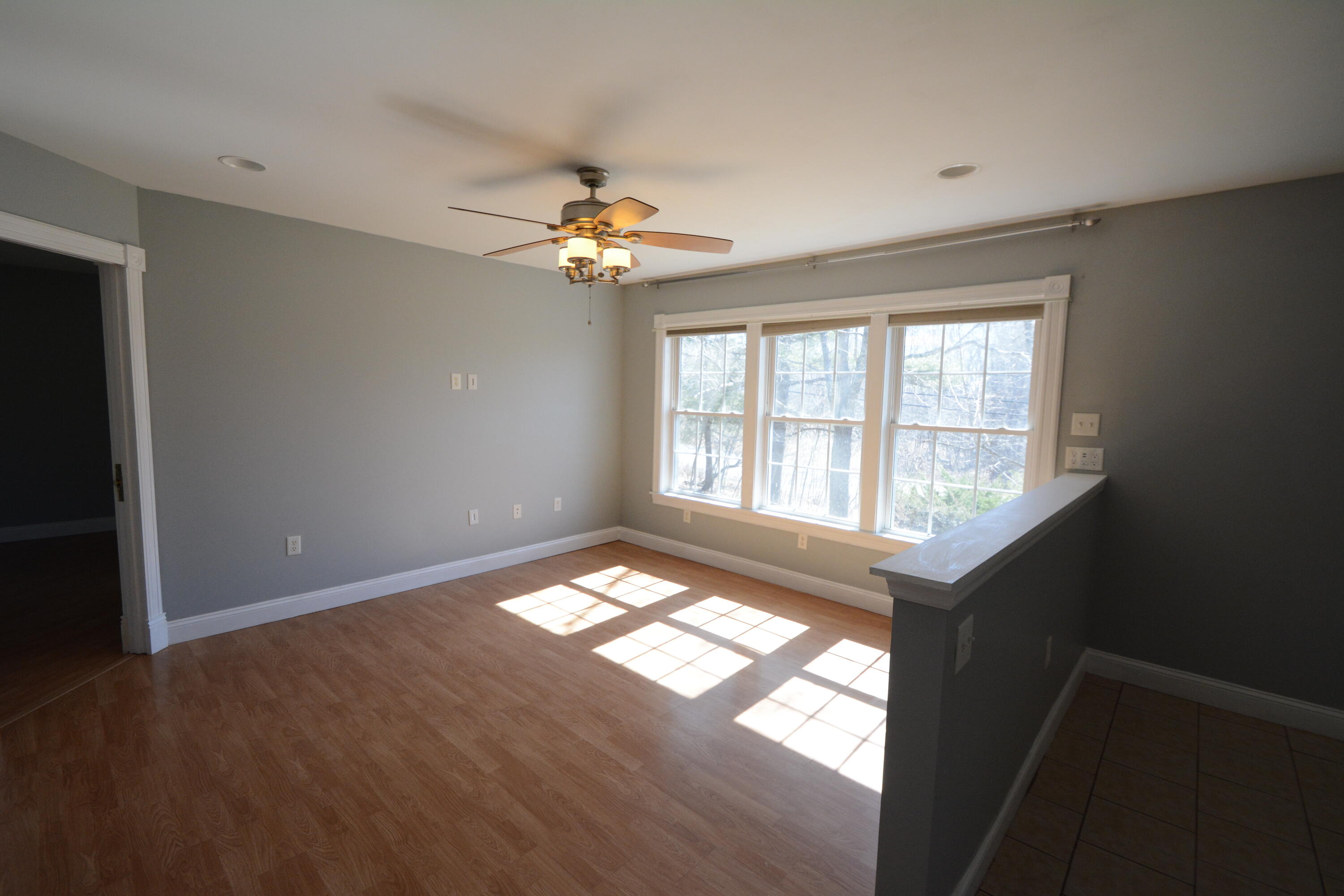 1723 River Road Bucksport, ME 04416 - Photo 8 of 41 Living room