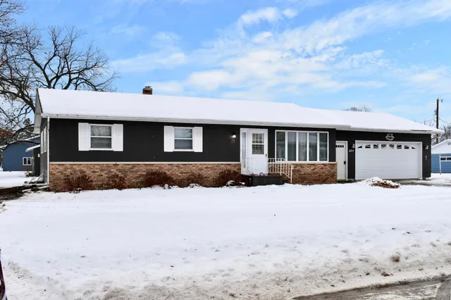 $315,000 | 624 7th Street West, Wabasha, MN 55981